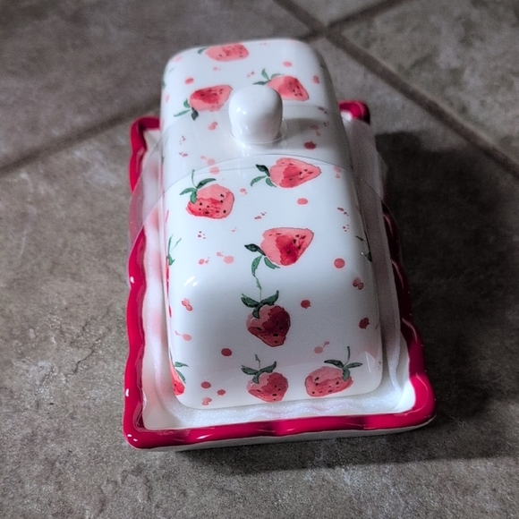 Strawberry Pattern Butter Dish - Picture 3 of 3